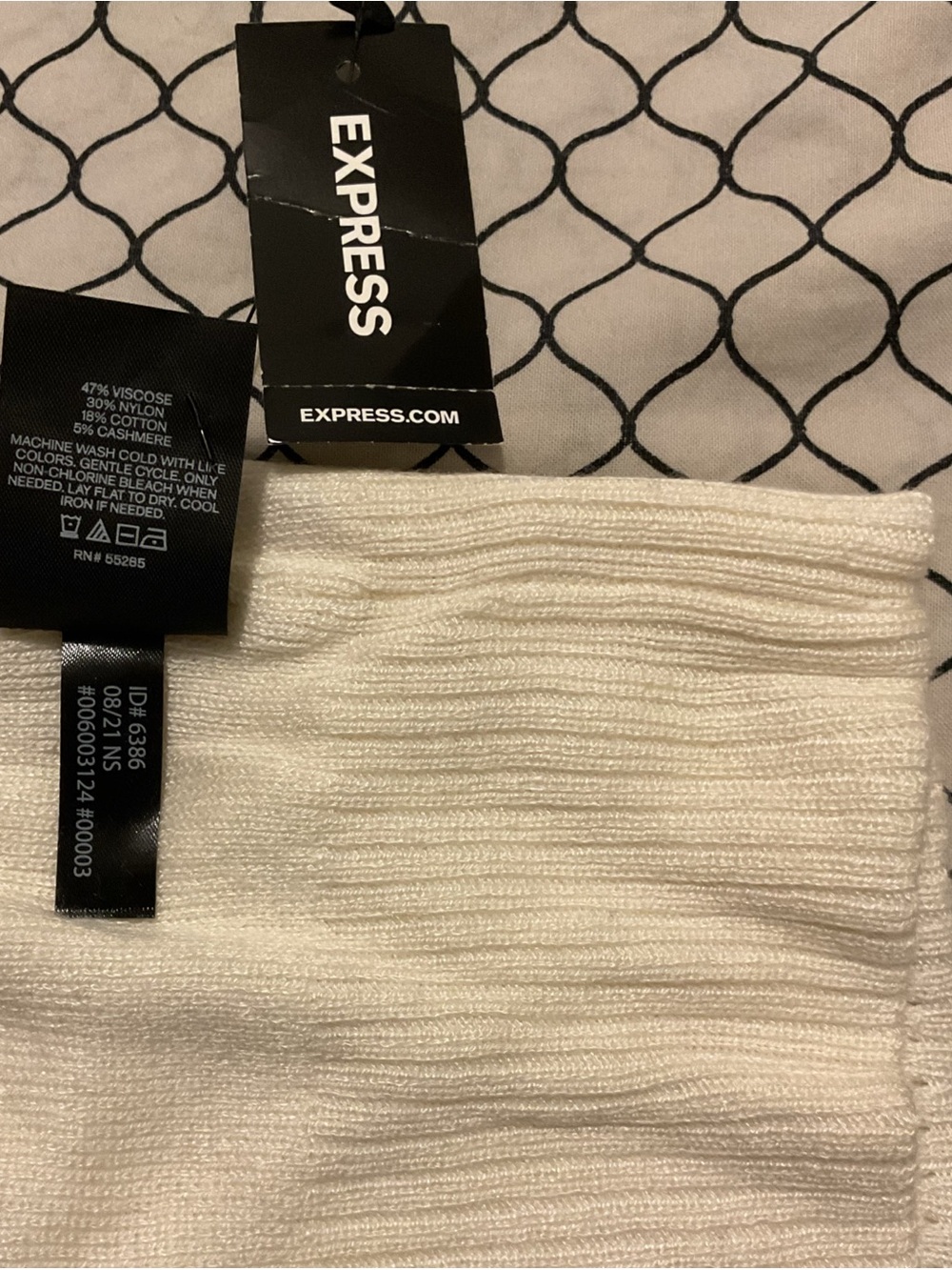 Express :Ribbed knit beanie Nwt - Picture 3 of 5